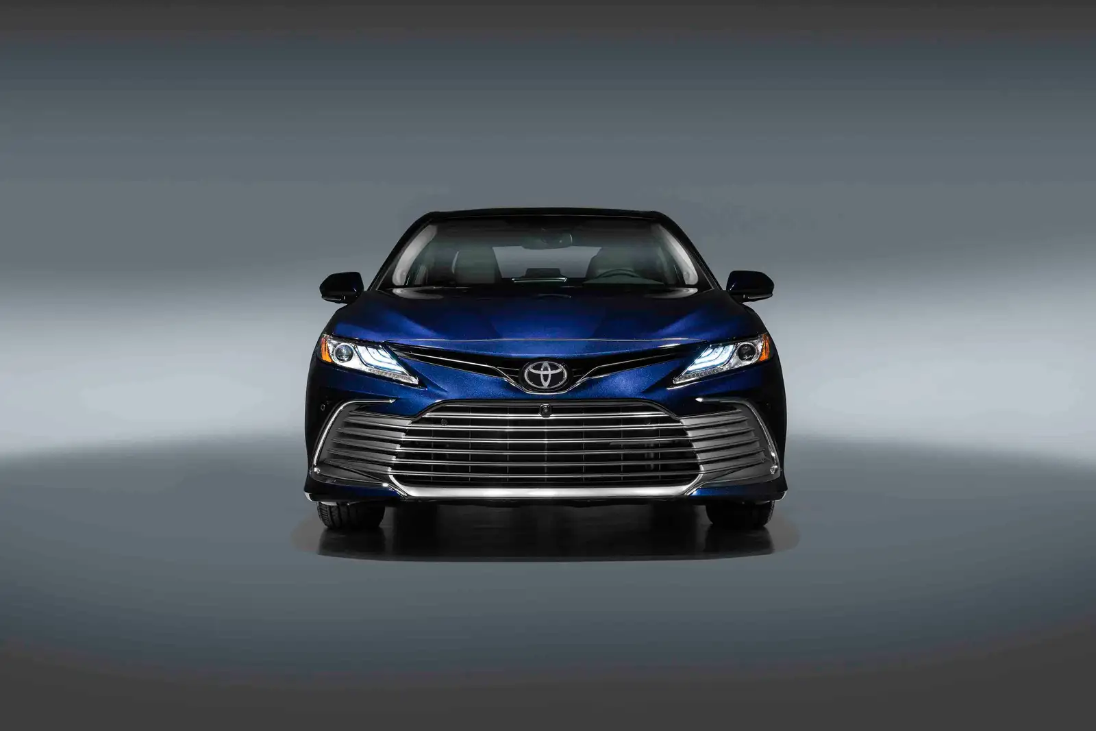 2022 Toyota Camry 2.5L S - view 4