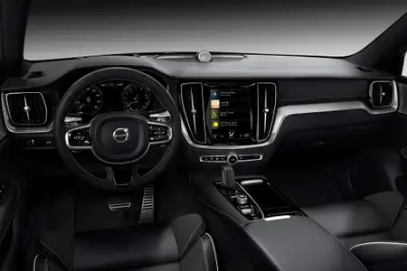 2021 Volvo S60 T8 Recharge R-Design eAWD - Image 4