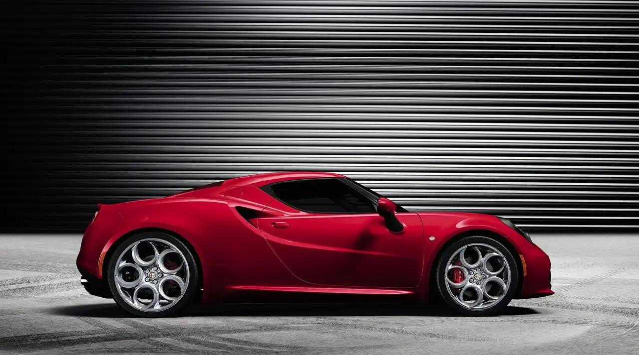 2018 Alfa Romeo 4C Coupe - view 6