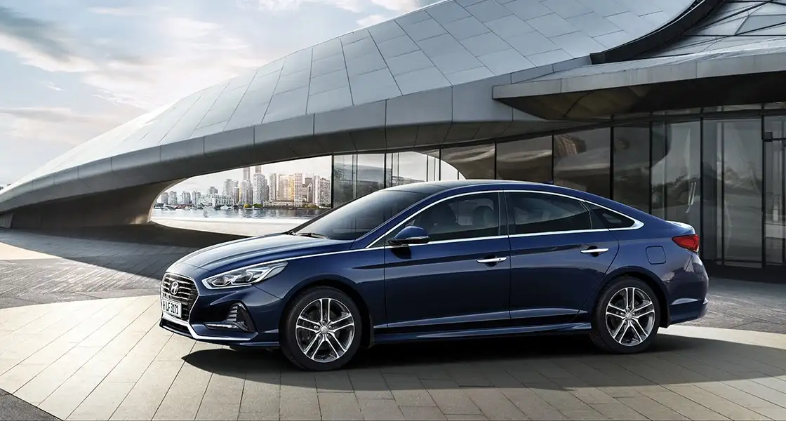 2019 Hyundai Sonata Hybrid - GL - view 2