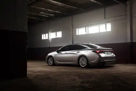 2022 Toyota Avalon Limited - Image 2