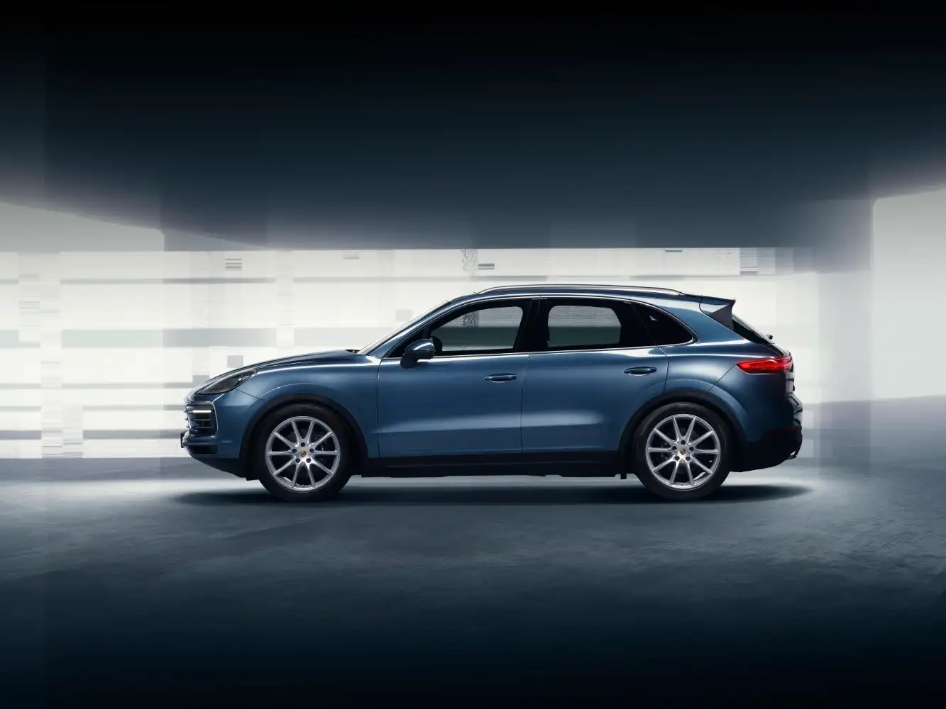 2022 Porsche Cayenne SUV Base Trim - view 4