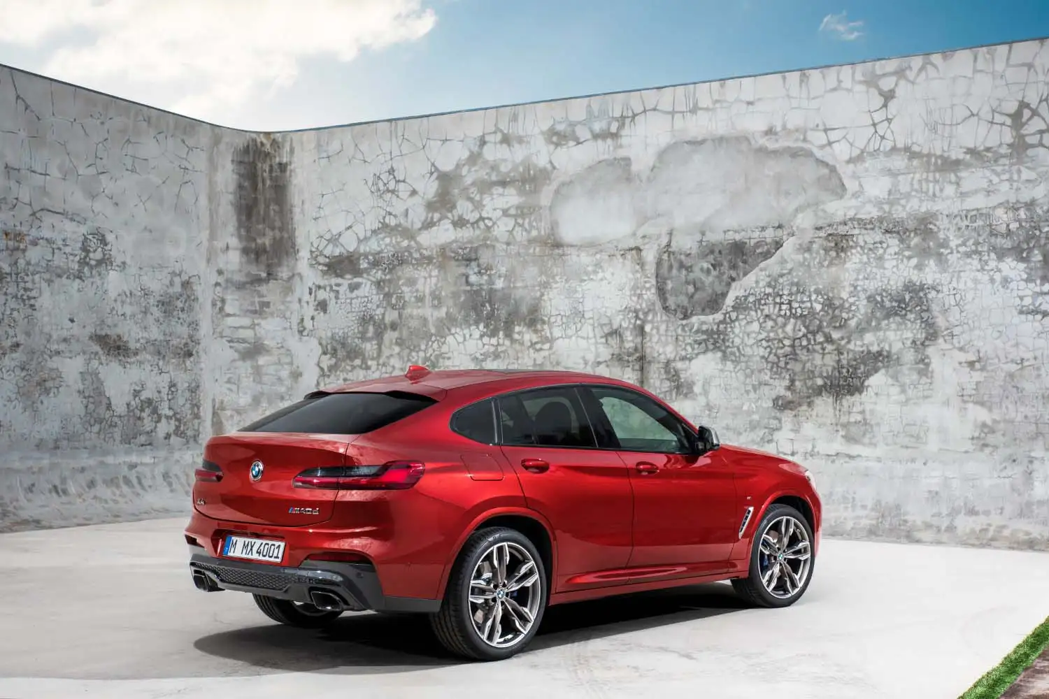 2022 BMW X4 xDrive30i M Sport - view 2