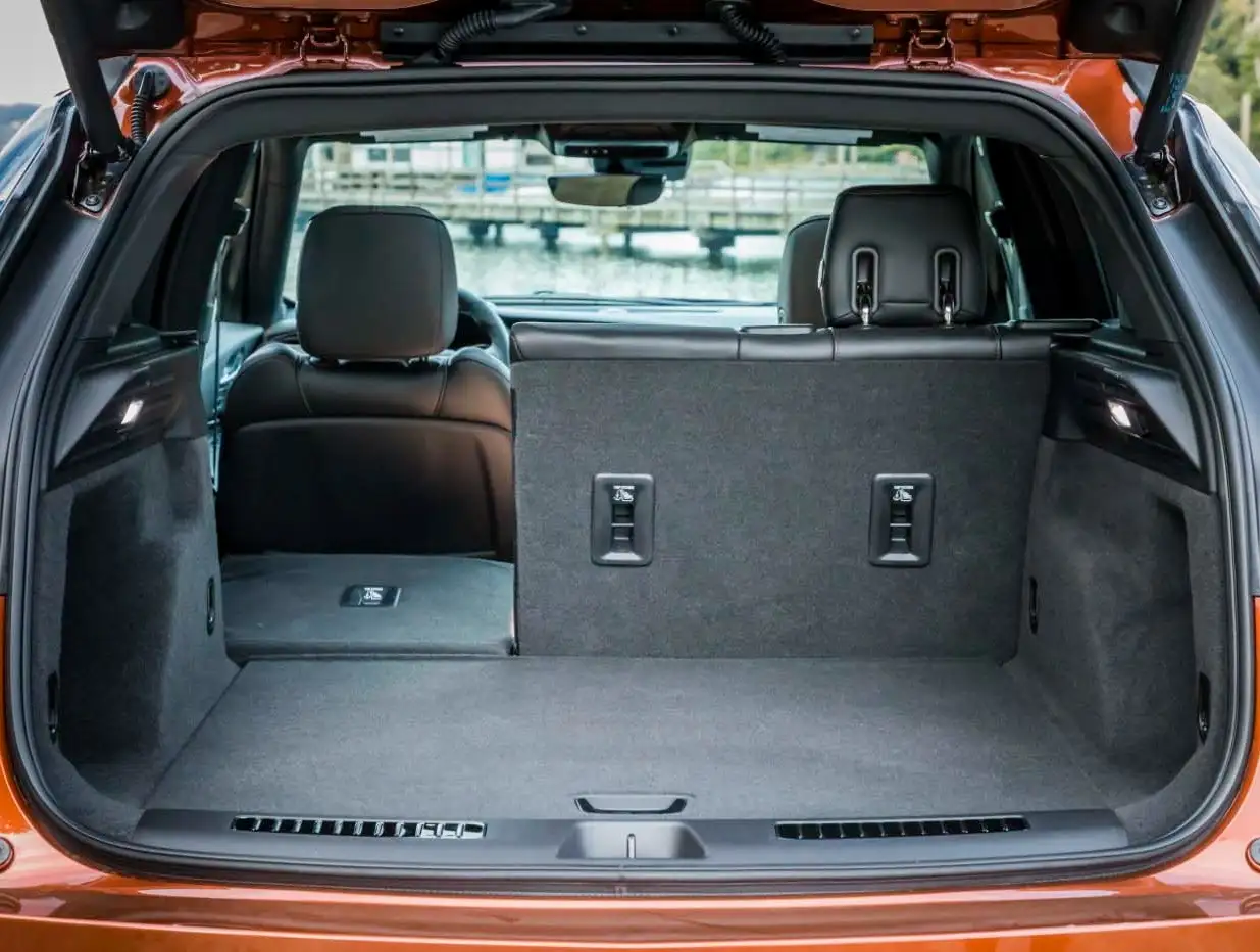 2022 Cadillac XT4 Premium Luxury - view 8