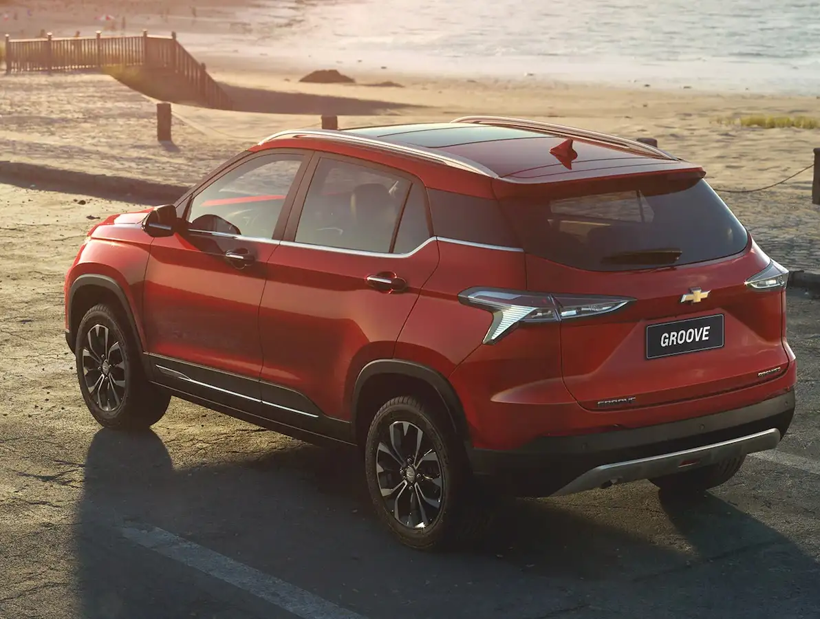 2023 Chevrolet Groove Premier - view 2