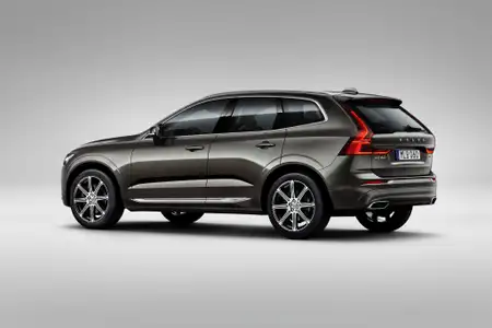 2021 Volvo XC60 T5 Momentum - Image 2
