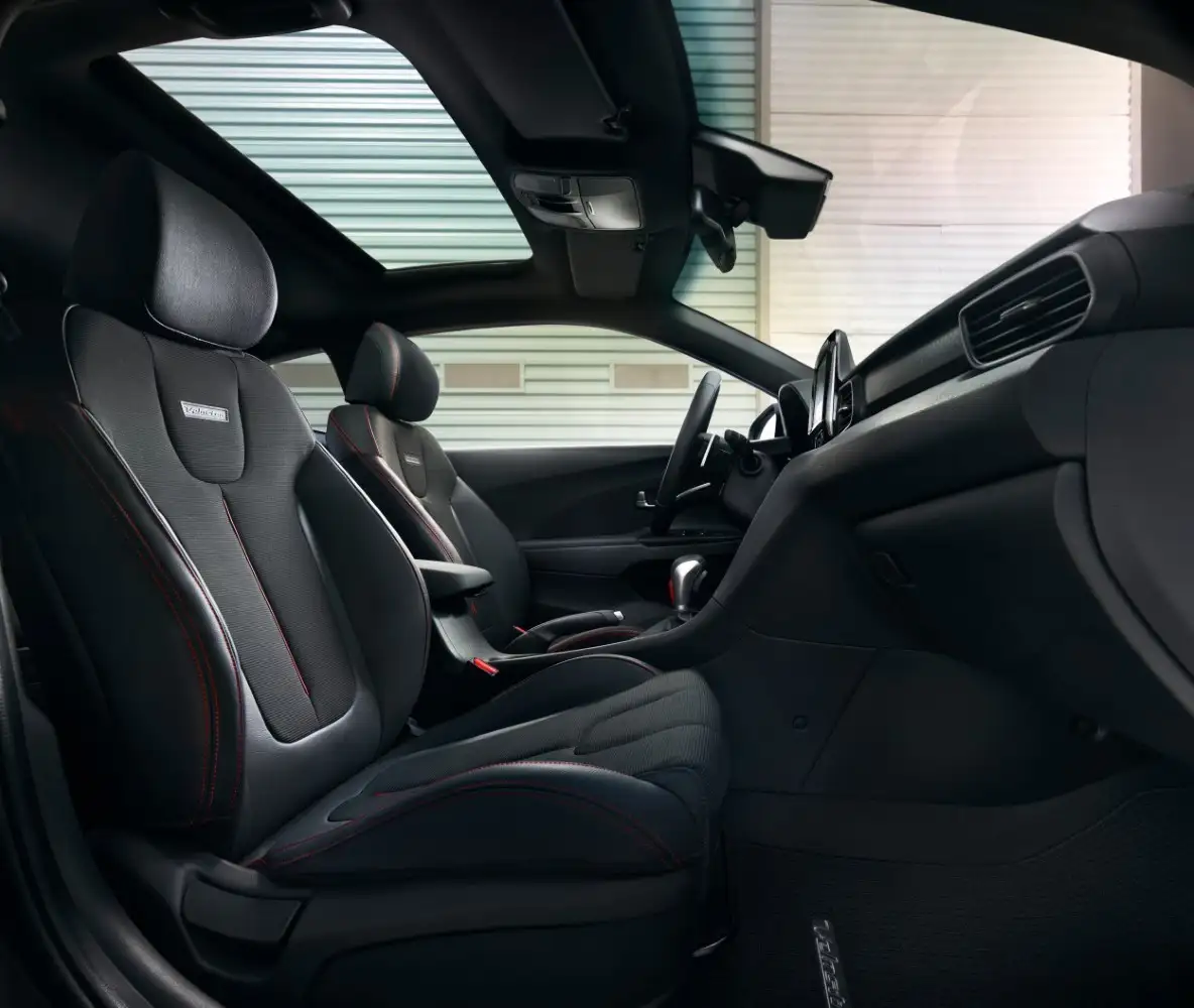 2021 Hyundai Veloster 2.0L - view 6
