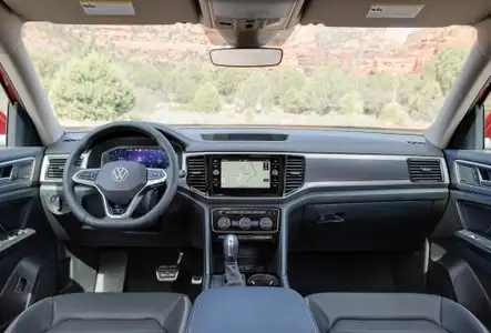 2021 Volkswagen Teramont 2.0L Trendline - Image 4