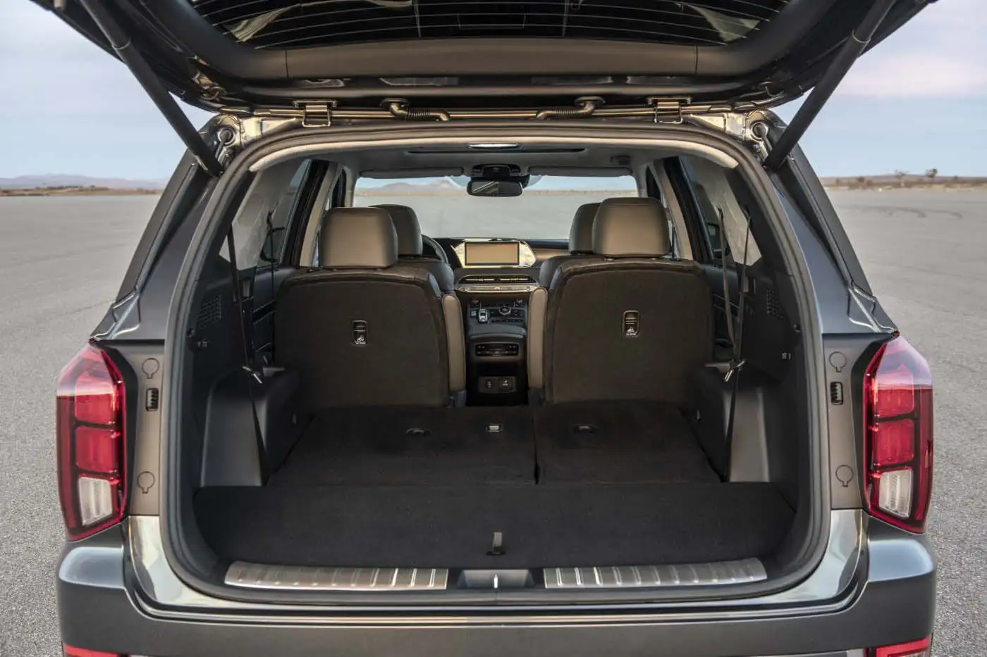 2021 Hyundai Palisade 3.5L Base - view 2