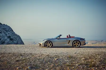 2022 Porsche 718 Boxster 25 Years Base Trim - Manual - Image 4
