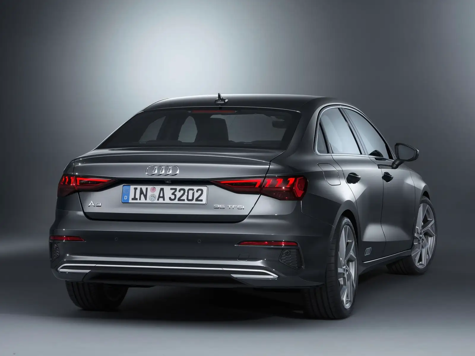 2021 Audi A3 Sedan 35 TFSI advanced S tronic 1.4L - view 2
