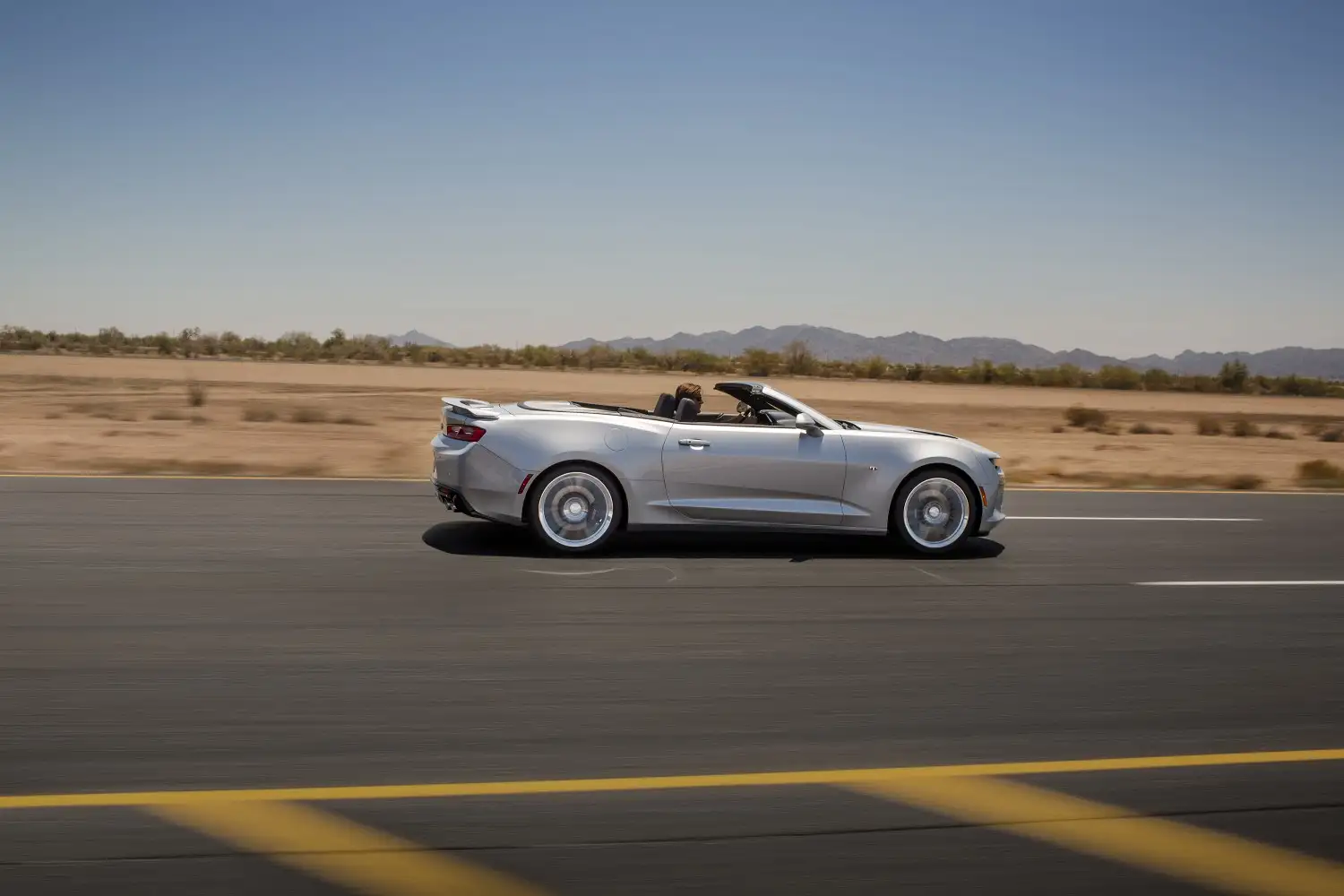 2020 Chevrolet Camaro Convertible 3LT - view 3