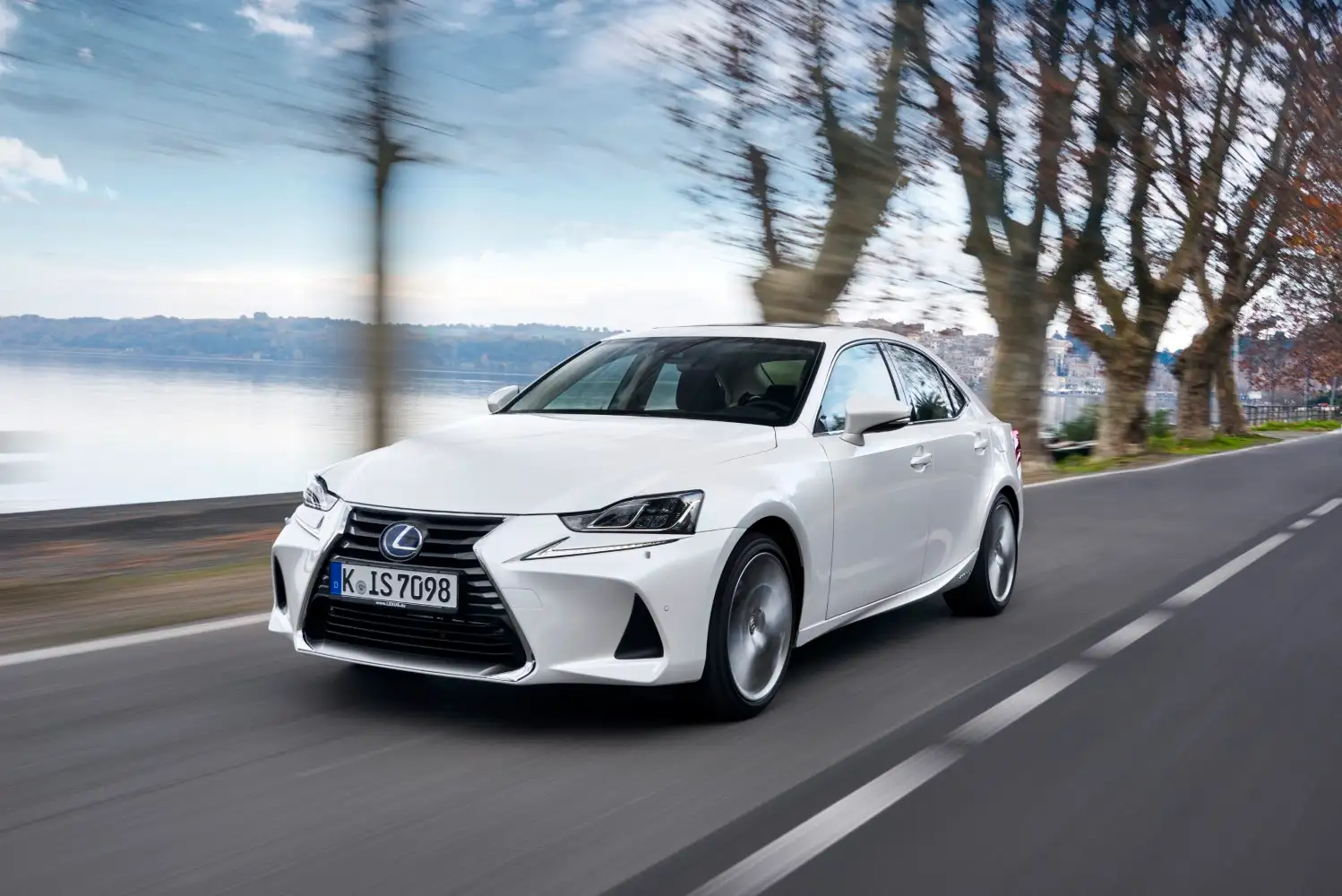 2022 Lexus IS 300 Premier - view 7
