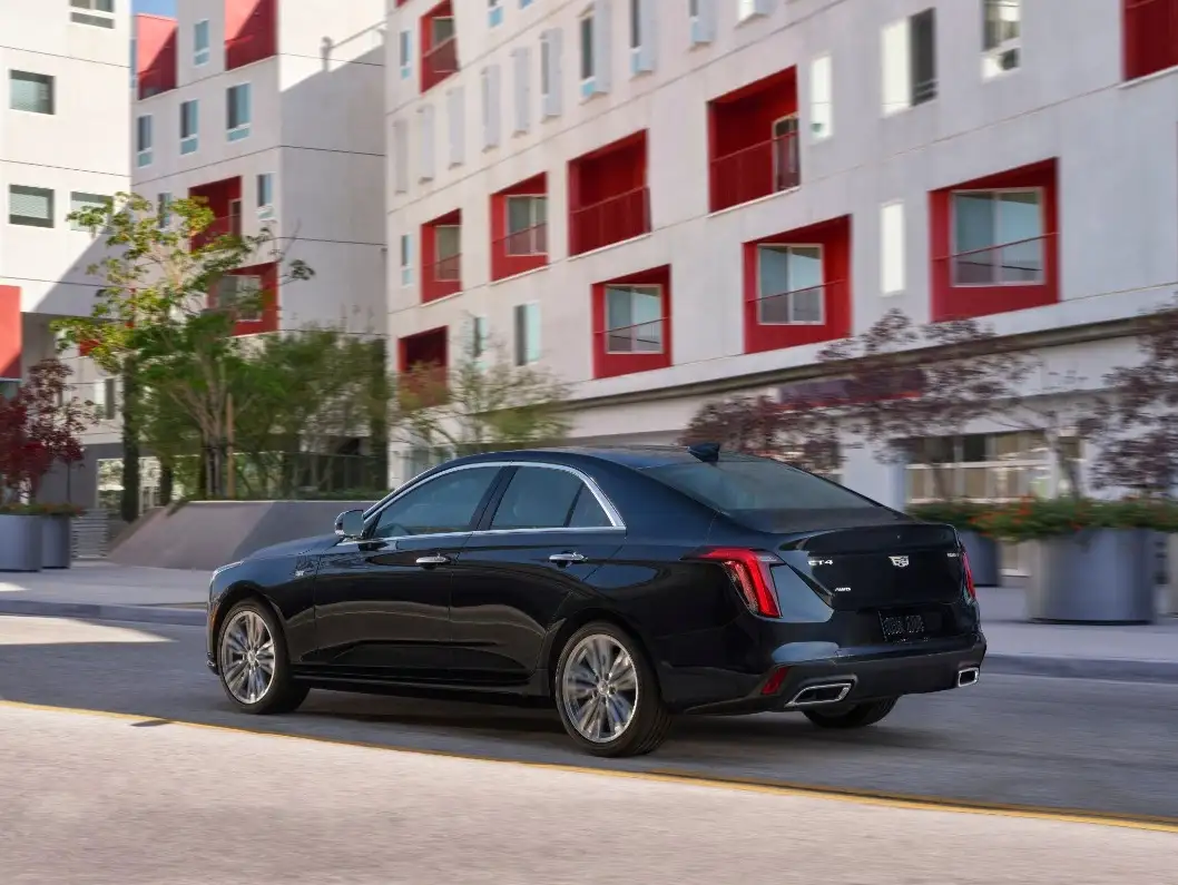 2021 Cadillac CT4 Luxury RWD - view 2