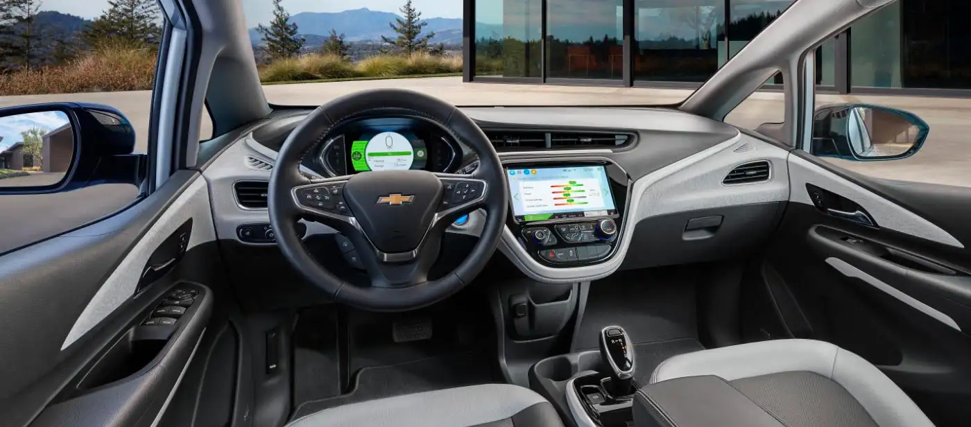 2020 Chevrolet Bolt 2LT - view 3