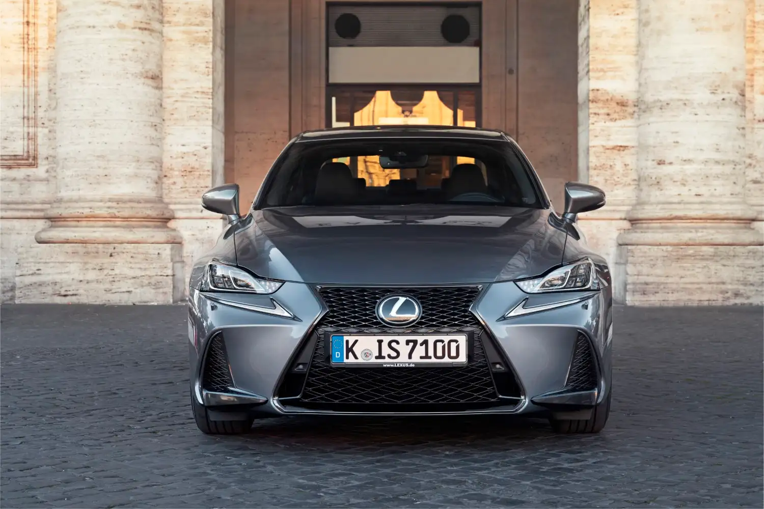 2020 Lexus IS 350 F-Sport - view 5