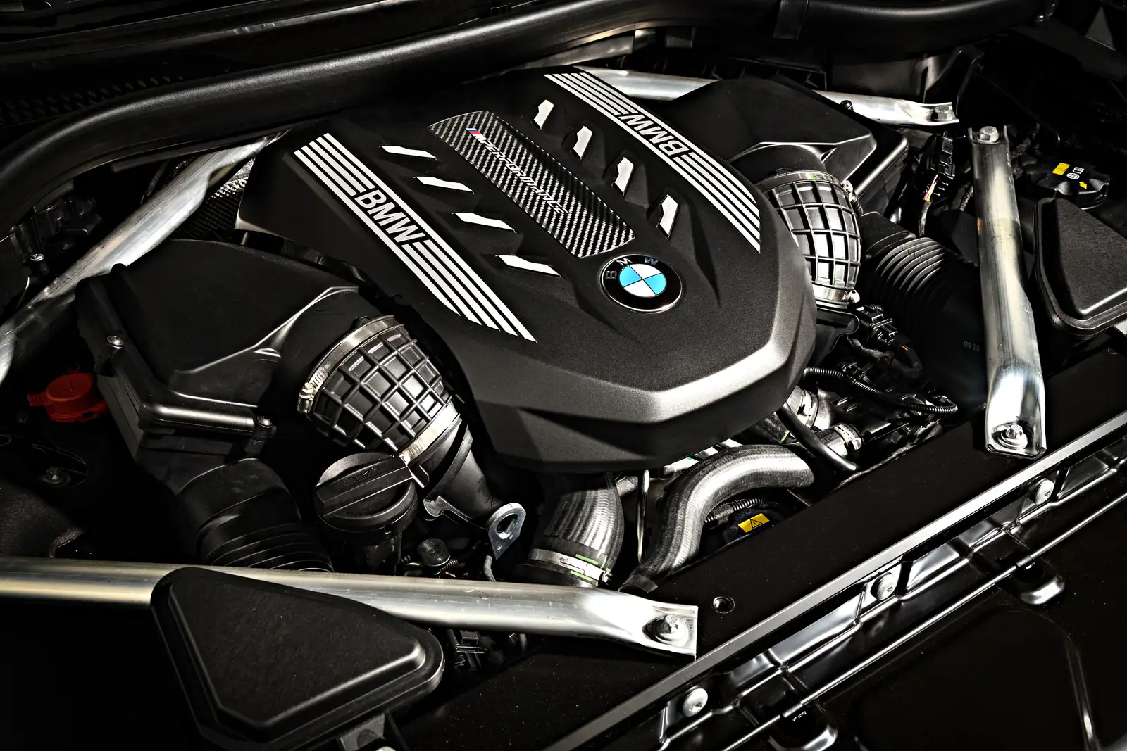 2022 BMW X5 M50i - view 4