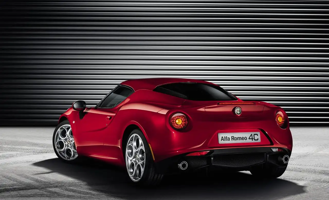 2018 Alfa Romeo 4C Coupe - view 5