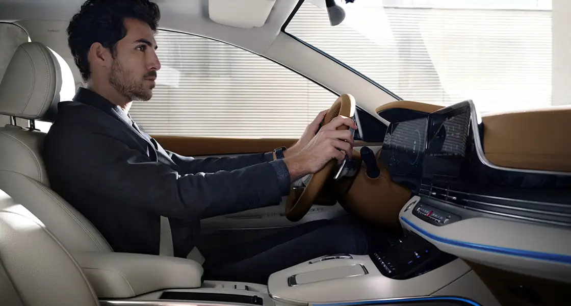 2022 Hyundai Azera Premium - view 5