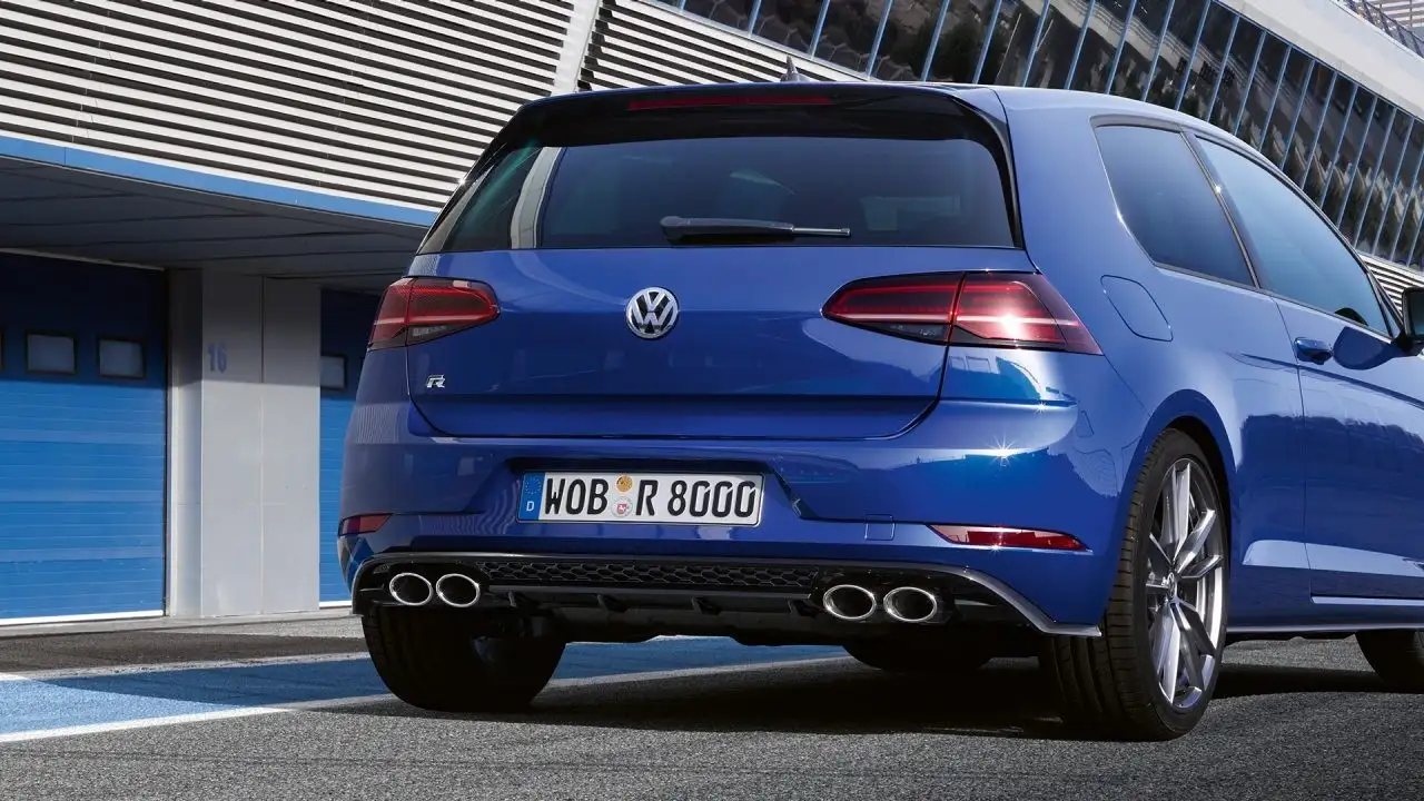 2019 Volkswagen Golf R SEL - view 2