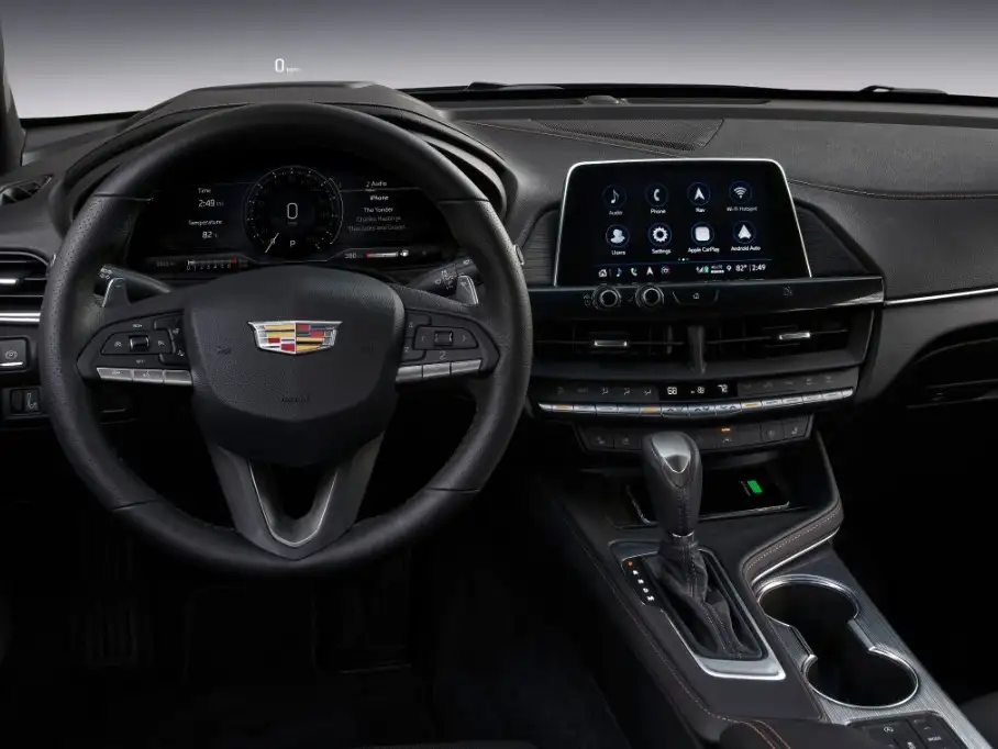 2021 Cadillac CT4 Luxury RWD - view 3