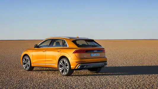 2021 Audi Q8 55 TFSI quattro 3.0L S line - Image 2