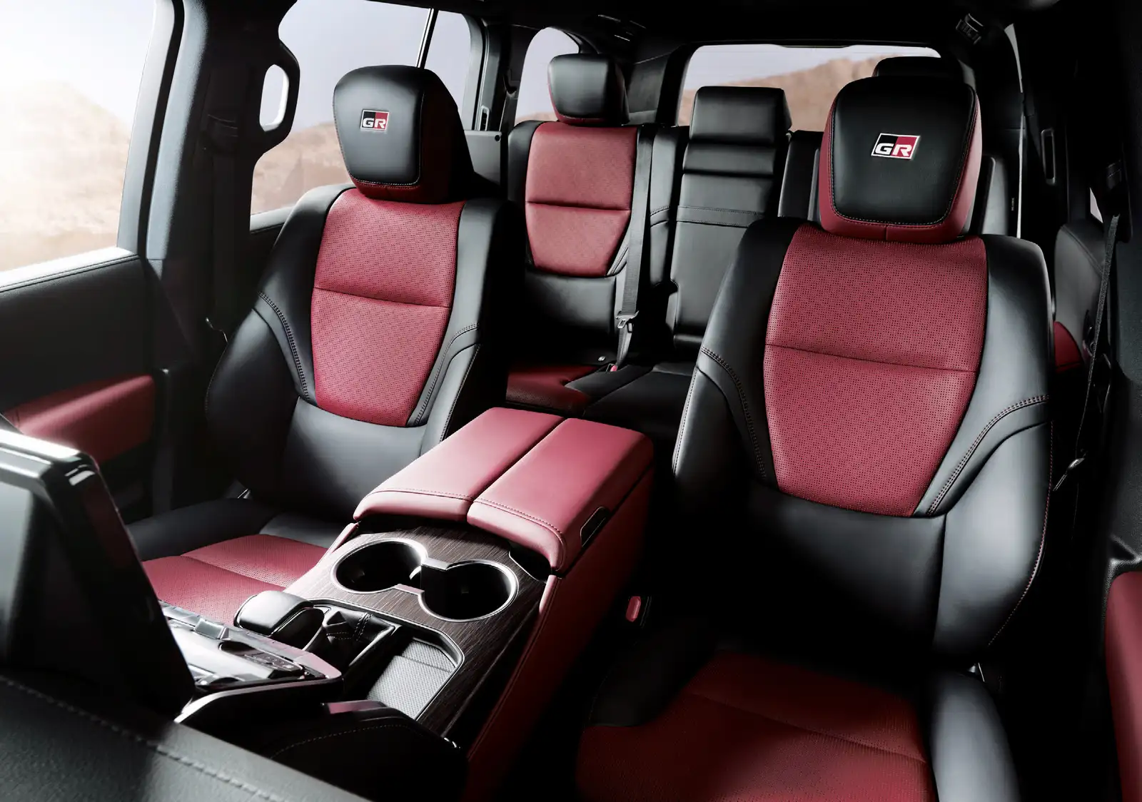2022 Toyota Land Cruiser 3.5L GR-Sport - view 3