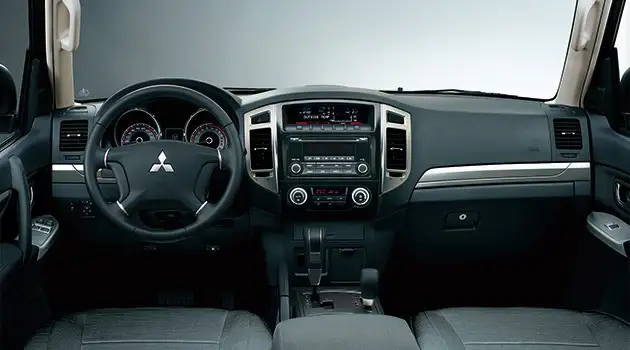 2020 Mitsubishi Pajero GLS - 3 Door 3.8L High Line - view 2