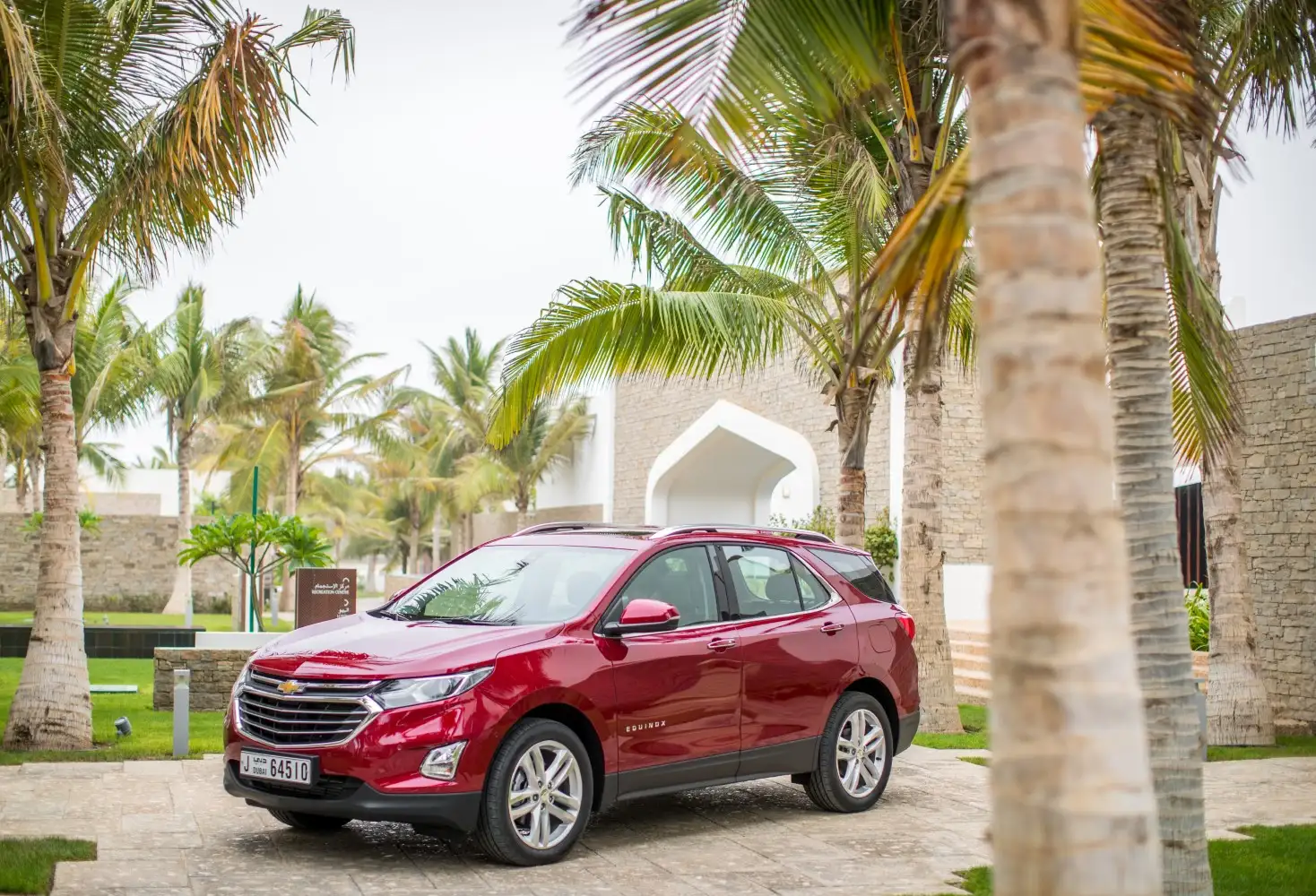 2020 Chevrolet Equinox LS - view 2
