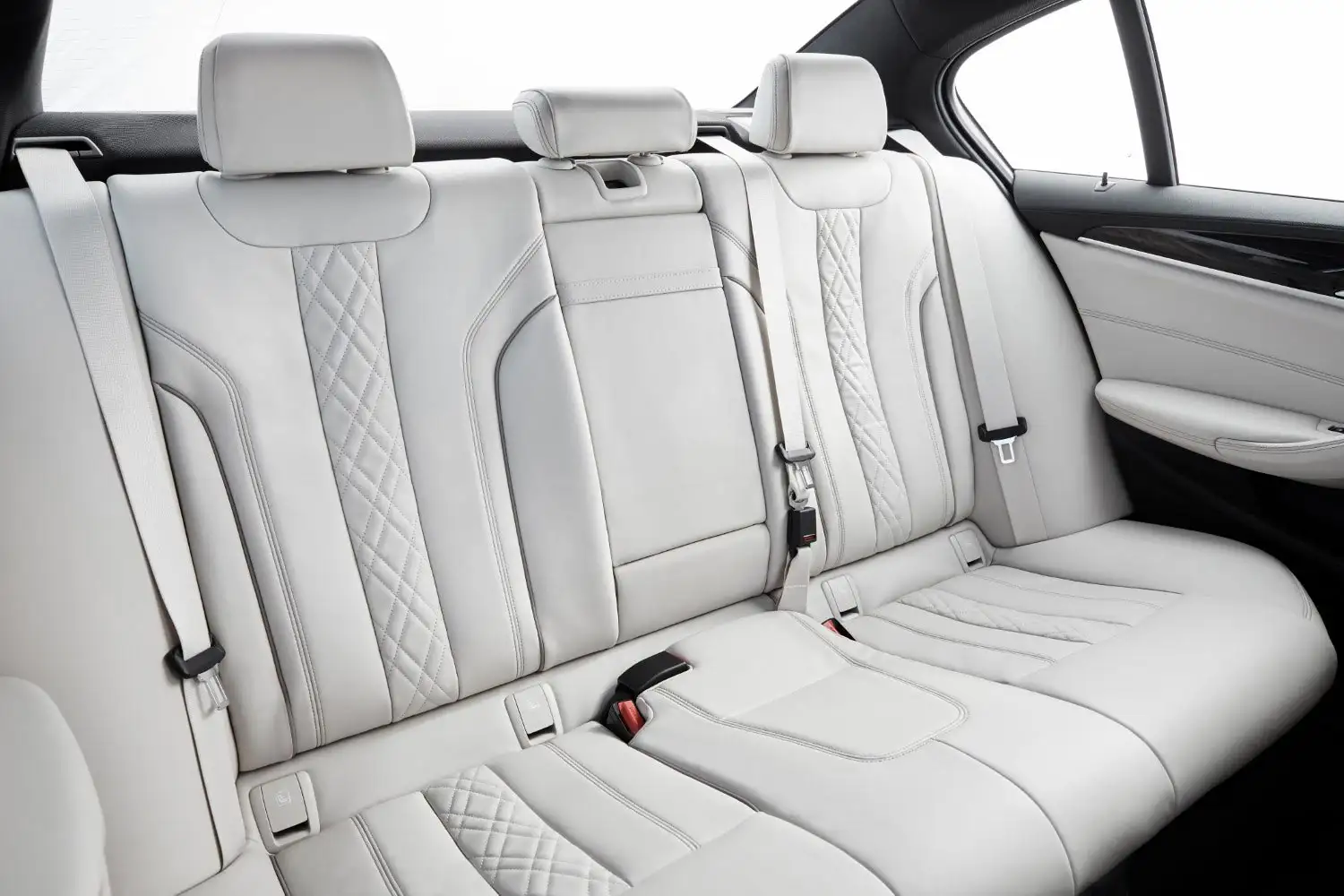 2023 BMW 5 Series 520i Joy Edition - view 7