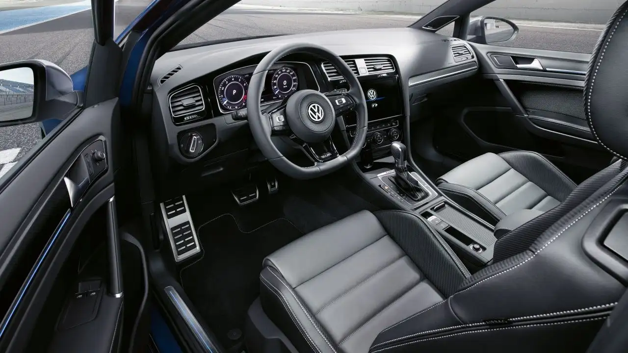 2019 Volkswagen Golf R SEL - view 6