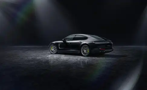 Porsche Panamera 4 E-Hybrid Platinum Edition Base Trim · Twilight Blue - Image 2