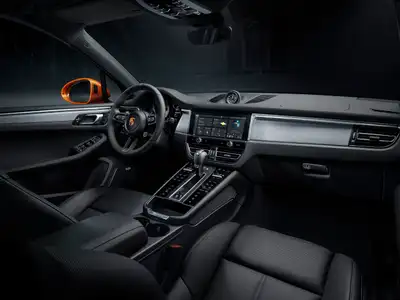 2023 Porsche Macan Base Model Base Trim - Image 4