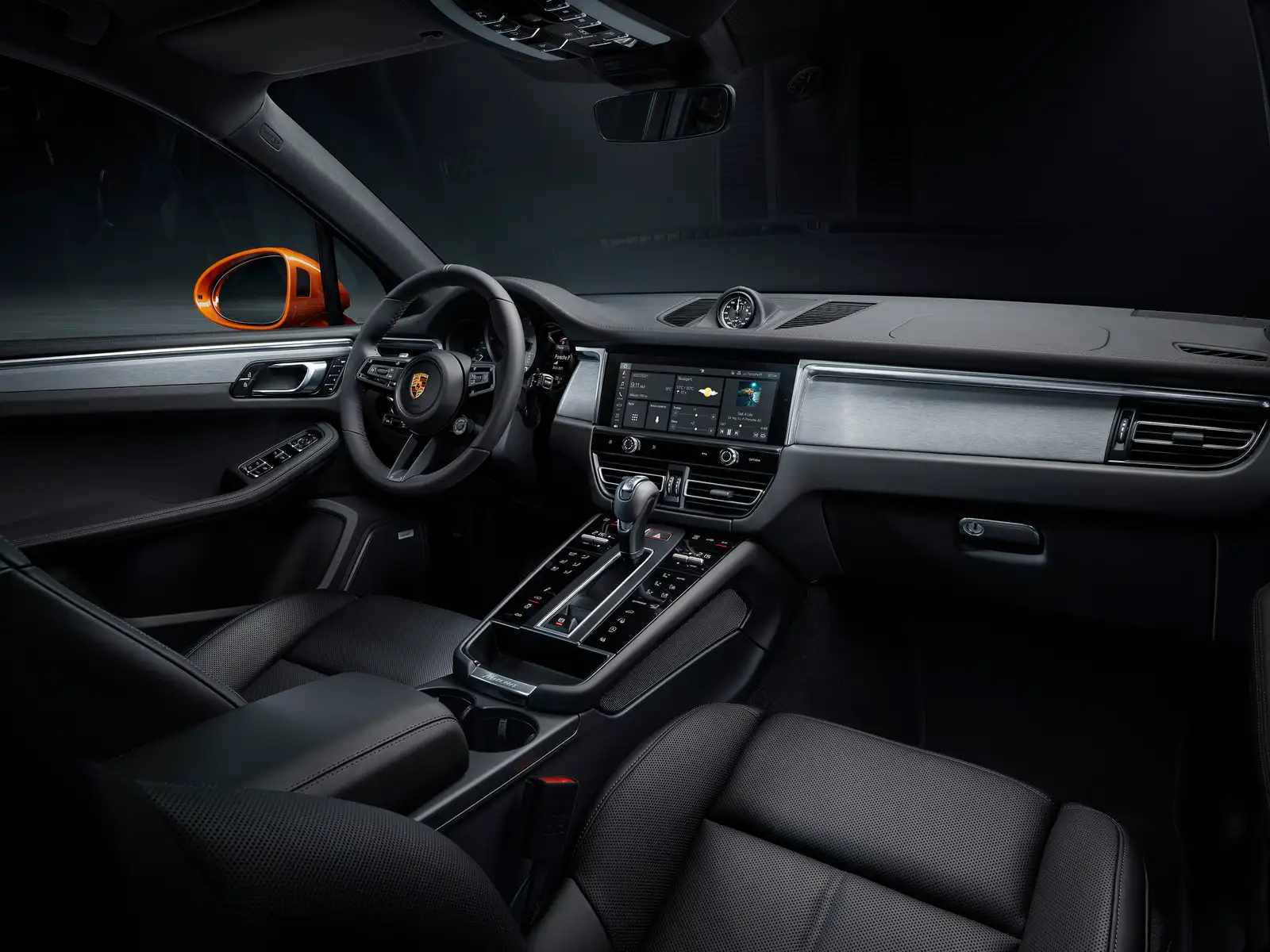 2023 Porsche Macan Base Model Base Trim - view 4