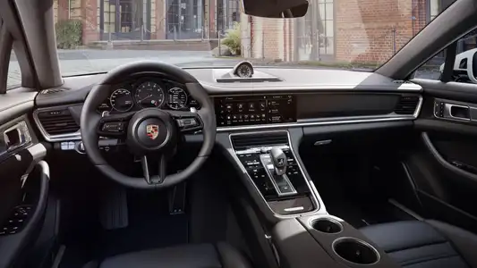 Porsche Panamera 4 Platinum Edition Base Trim - Image 4