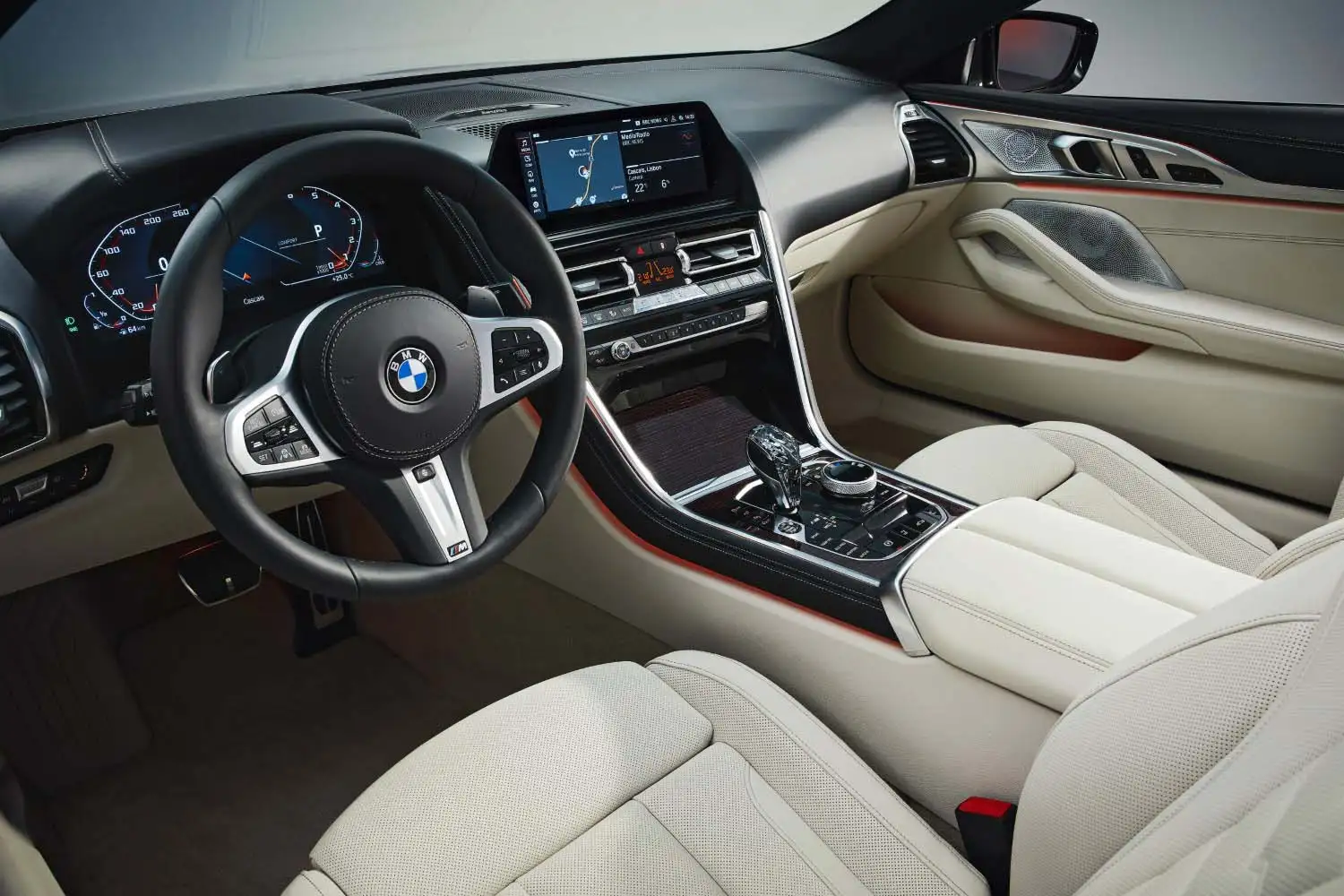 2020 BMW 8 Series 840i Convertible M Sport - view 9