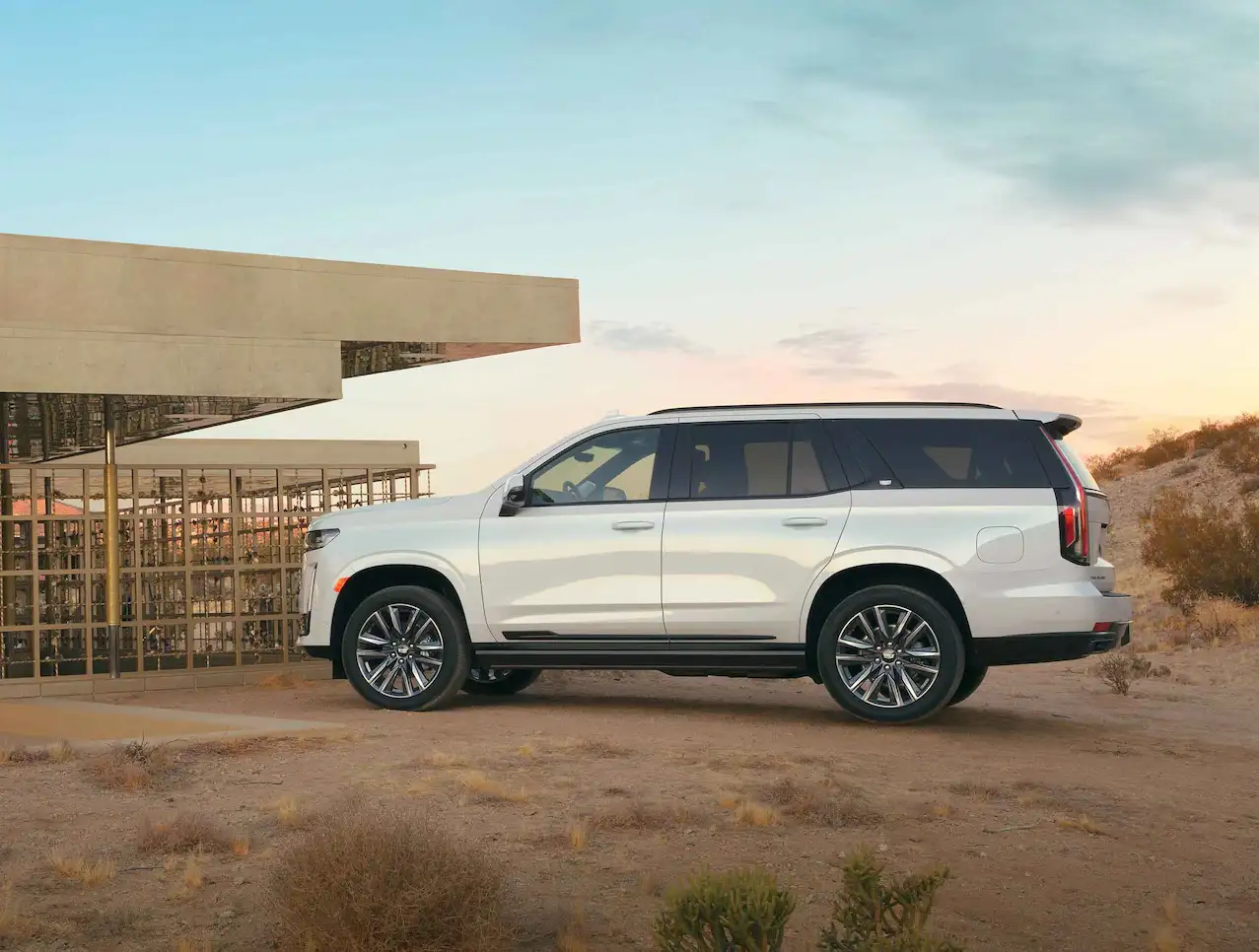 2021 Cadillac Escalade ESV Premium Luxury - view 3