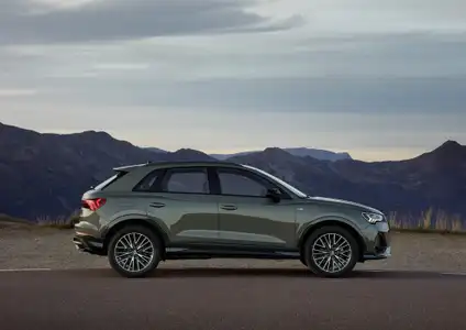 2021 Audi Q3 35 TFSI advanced S tronic 1.4L - Image 3