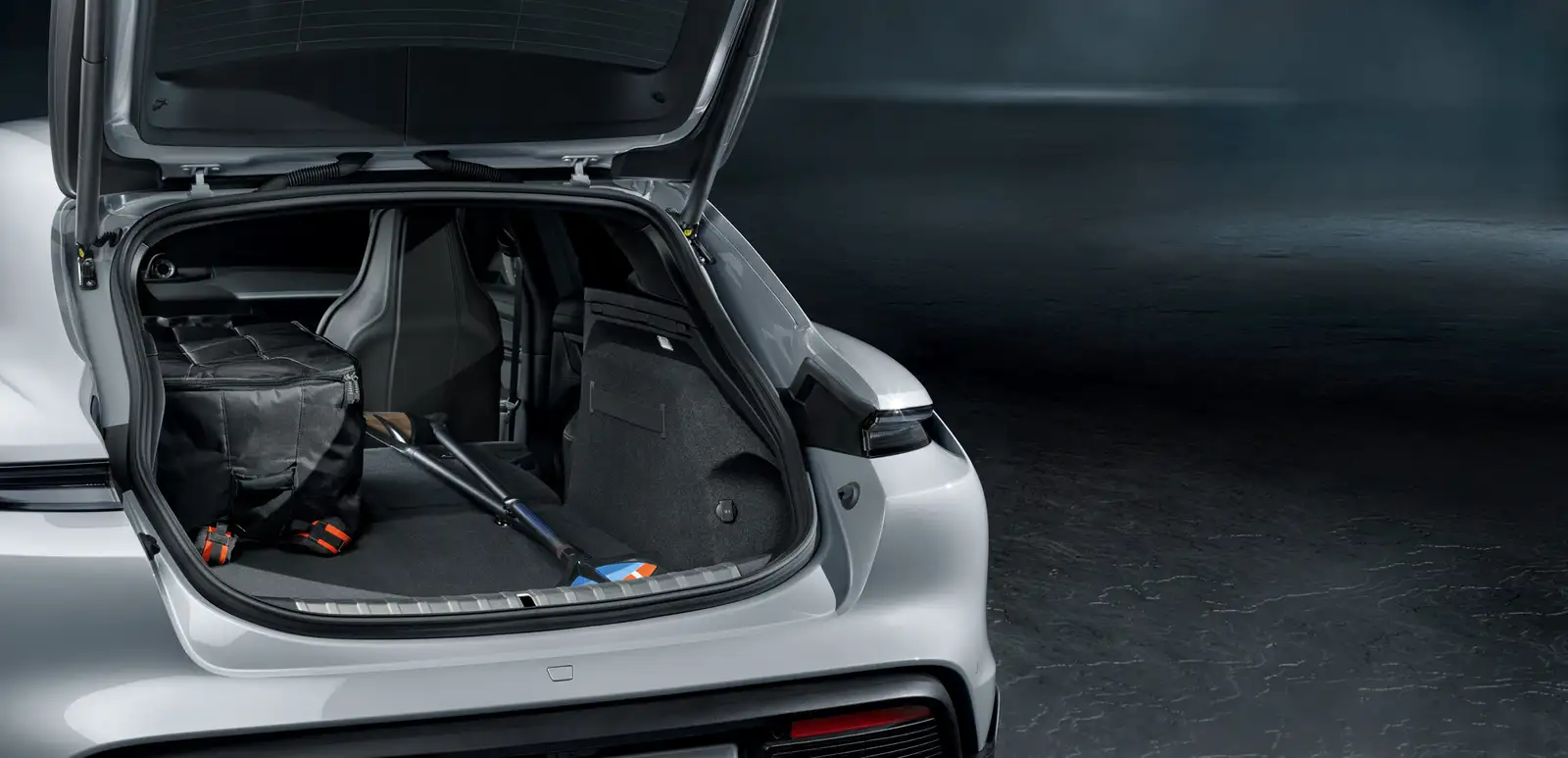 2023 Porsche Taycan 4 Cross Turismo Base Trim - view 6