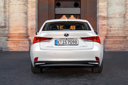 2022 Lexus IS 300 Premier - Image 5