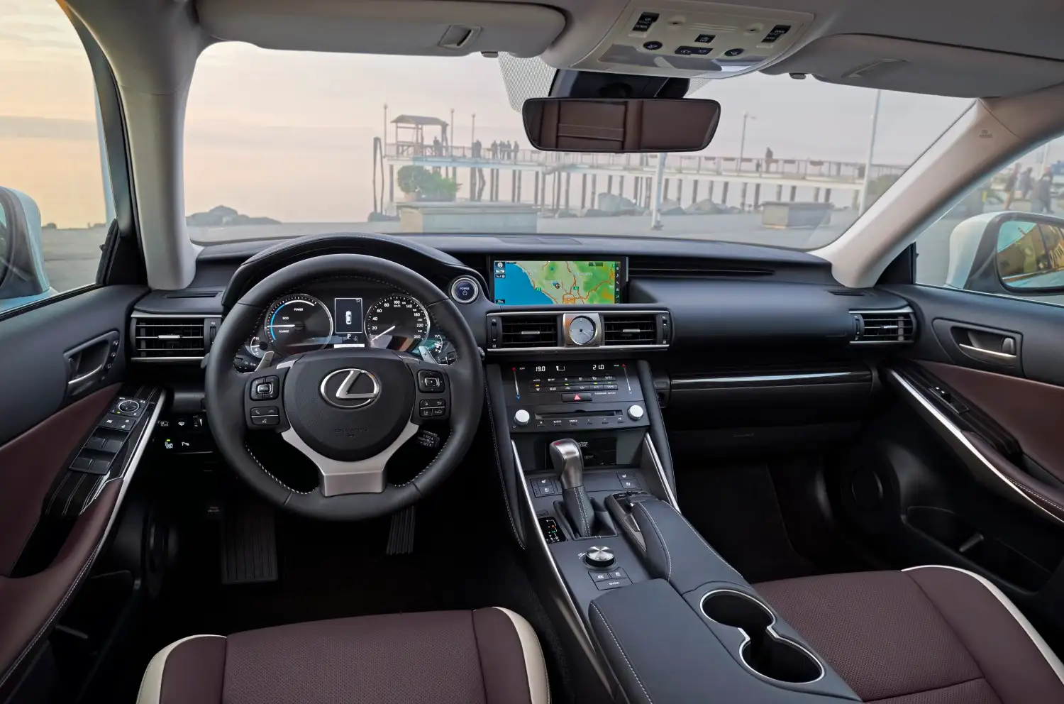2022 Lexus IS 300 Premier - view 6