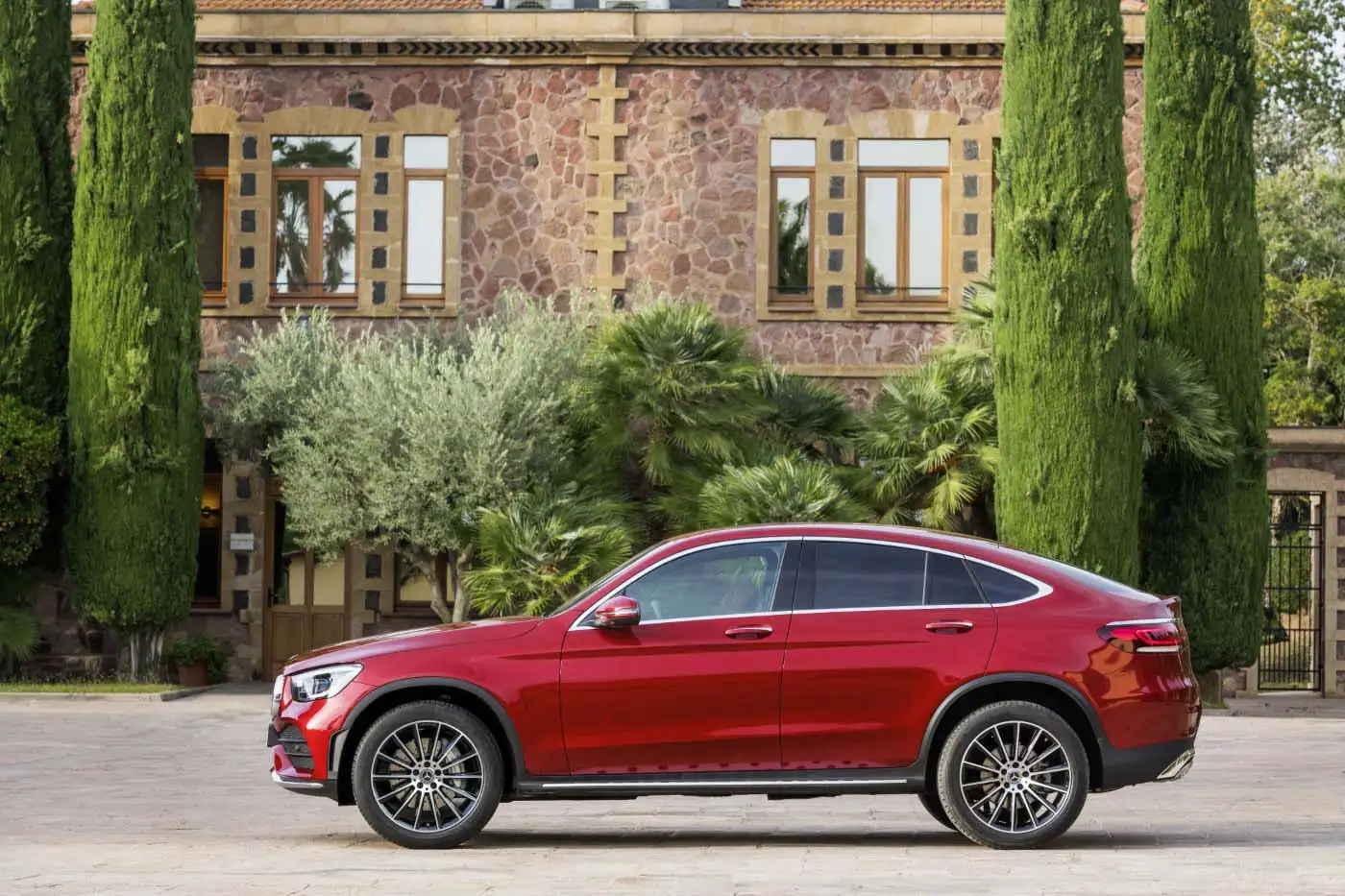 2023 Mercedes-Benz GLC Coupe 300 4MATIC - view 5