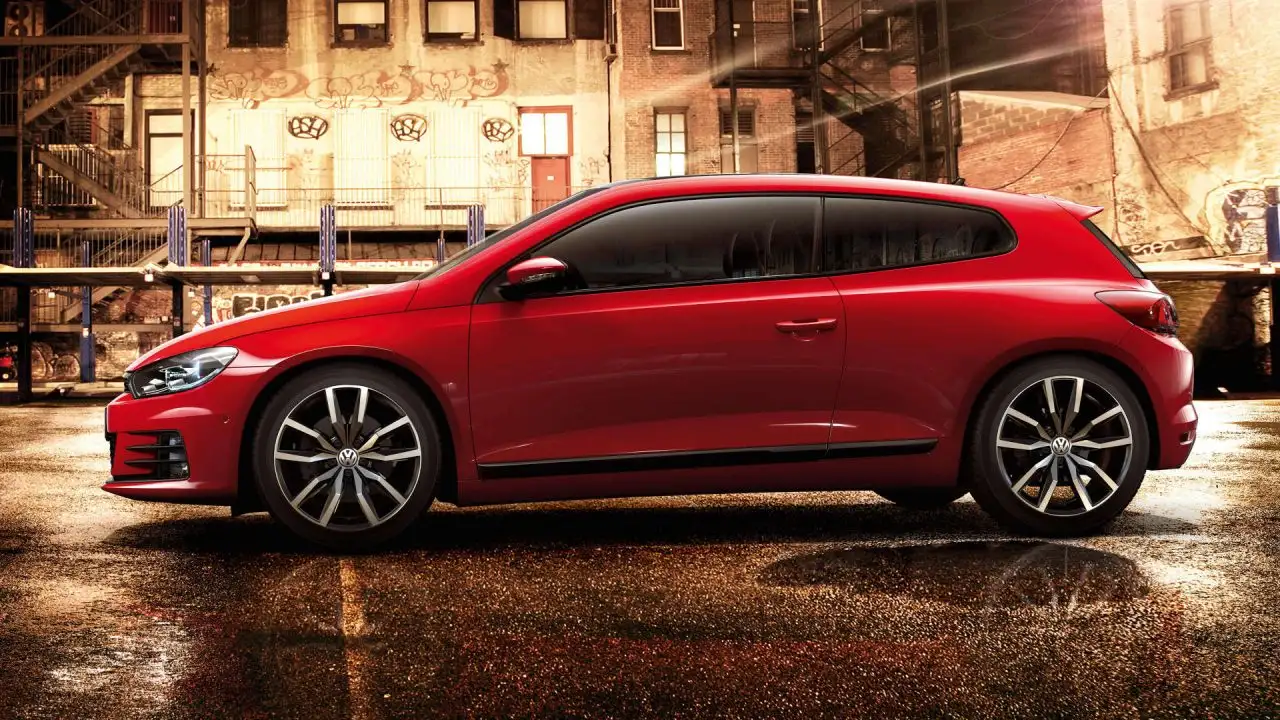 2018 Volkswagen Scirocco Sport - view 3