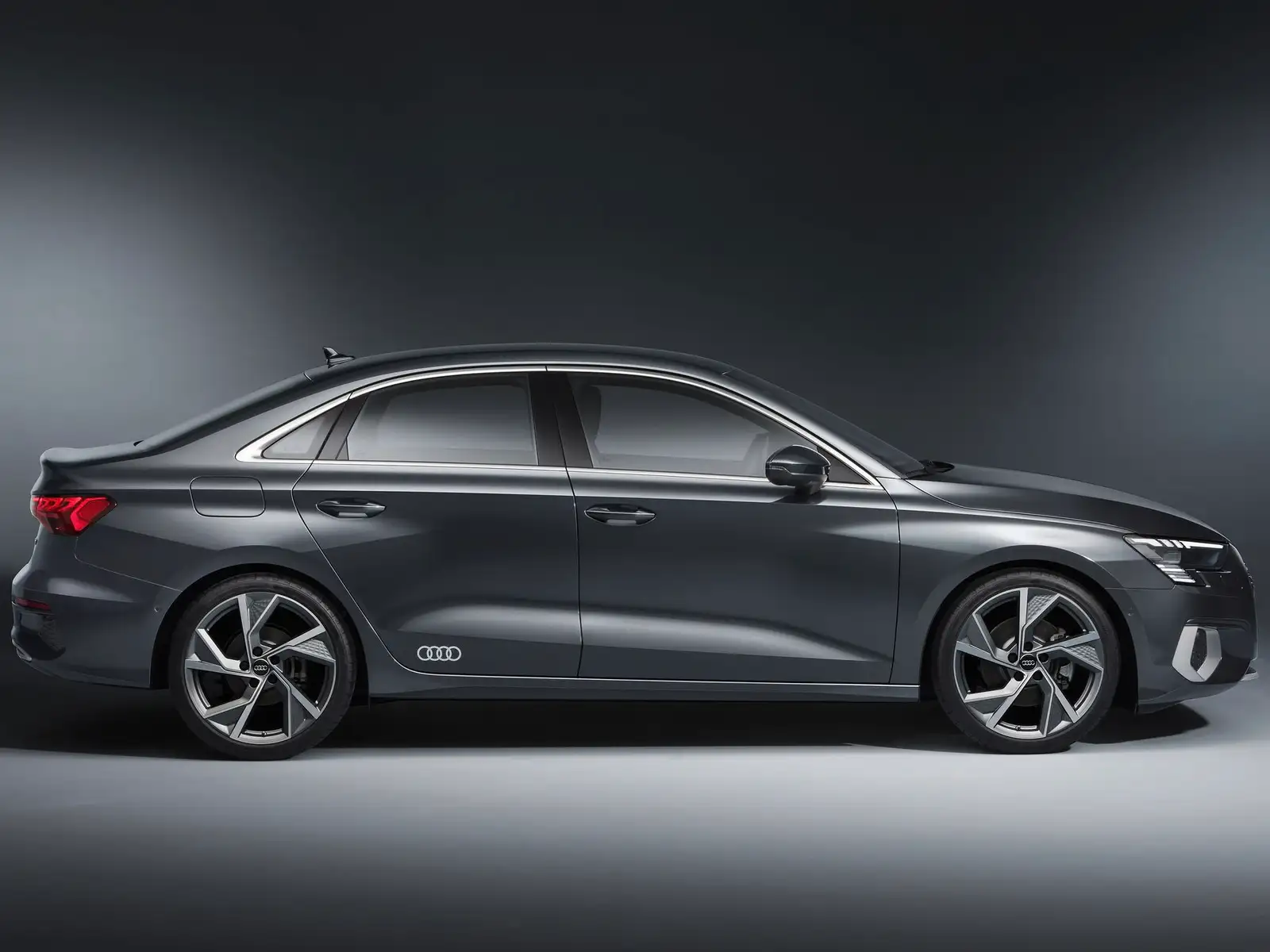 2021 Audi A3 Sedan 35 TFSI advanced S tronic 1.4L - view 3