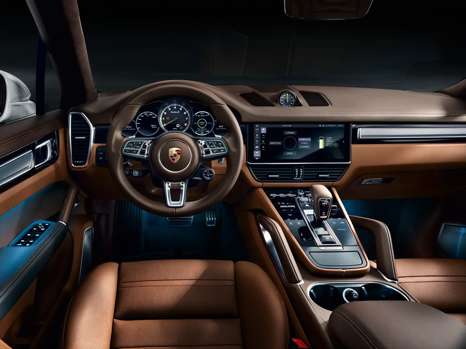 2022 Porsche Cayenne Turbo S E-Hybrid Coupe Base Trim - view 4