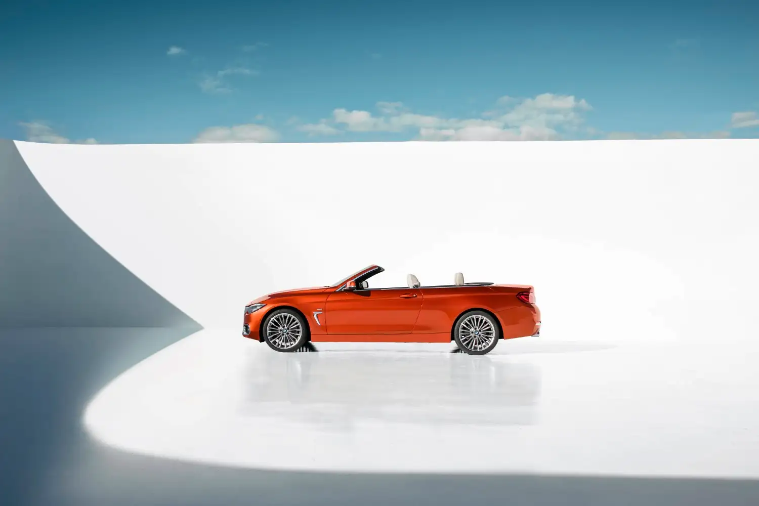 2019 BMW 4 Series 430i Convertible M Sport - view 4