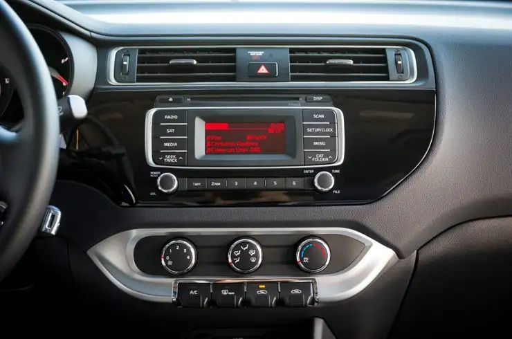 2020 Kia Rio Sedan 1.4L EX - view 6