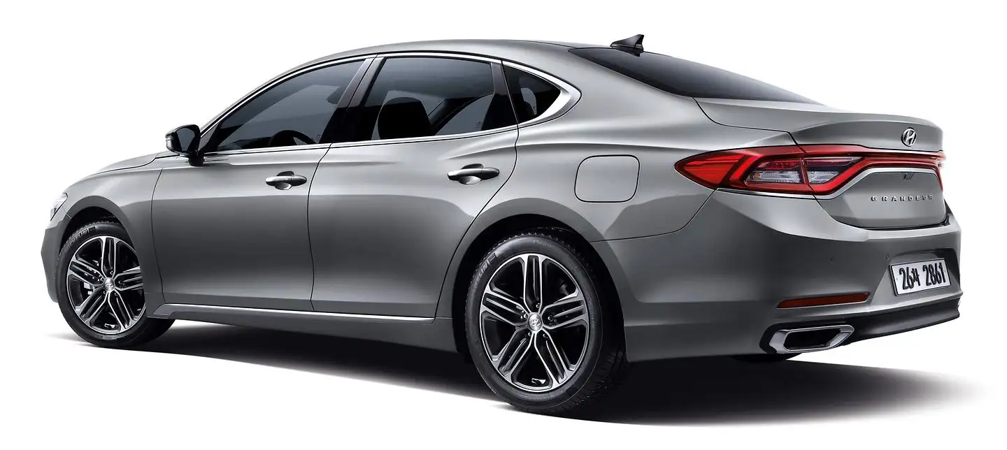 2018 Hyundai Azera Mid-Spec - view 2