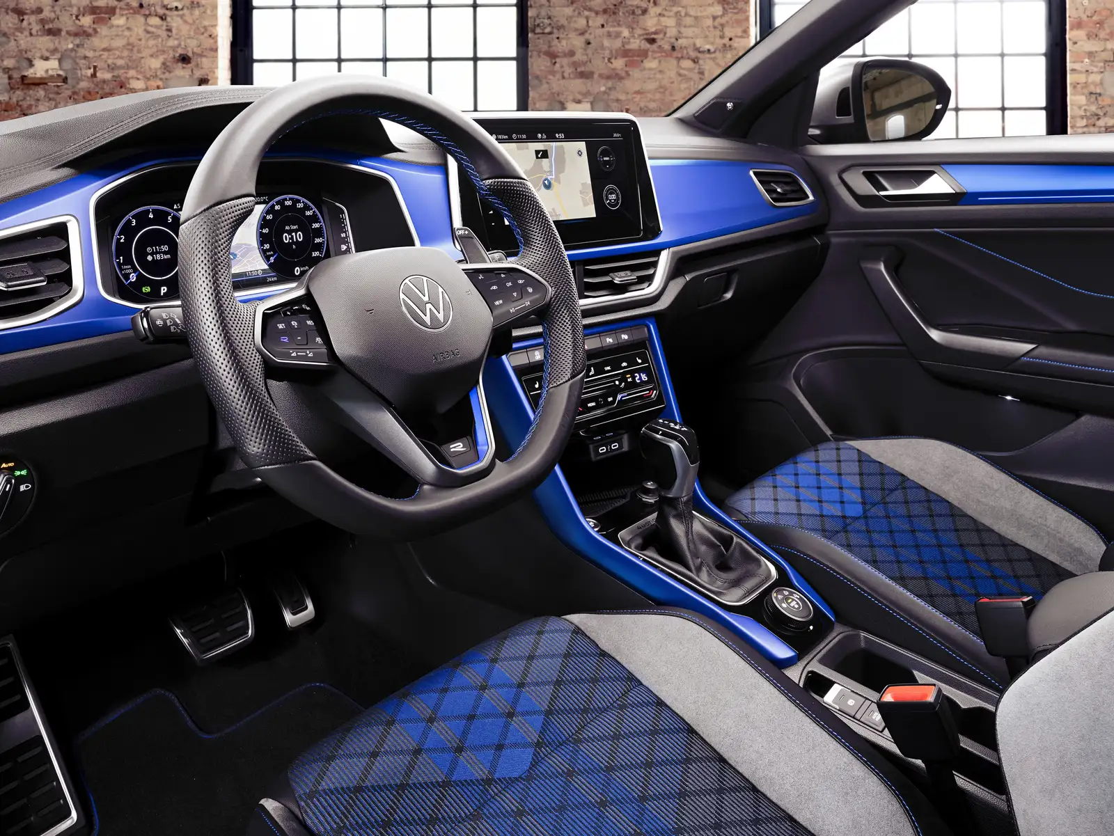 2022 Volkswagen T-Roc 1.4L TSI R-line - view 4