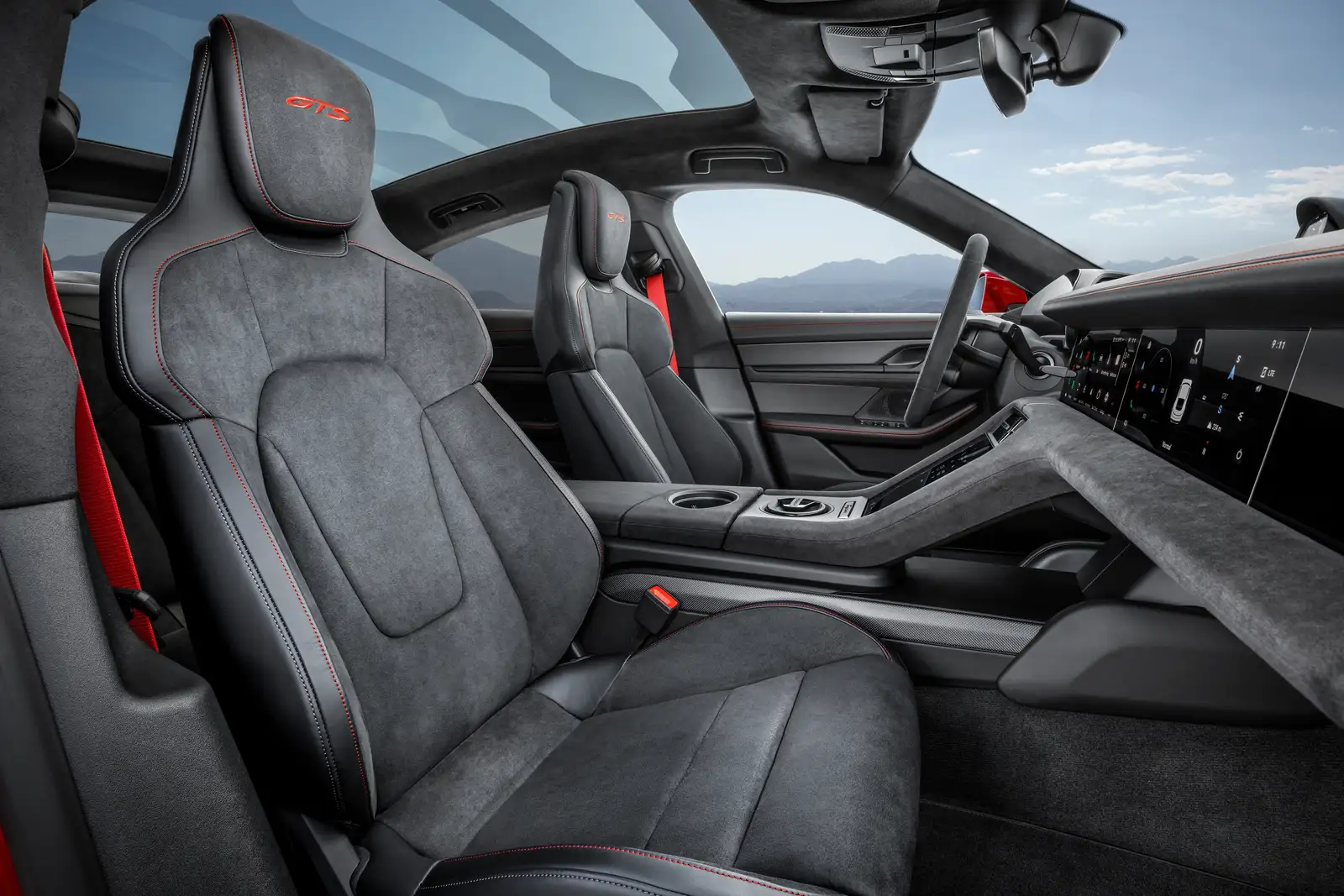 2022 Porsche Taycan GTS Base Trim - view 4